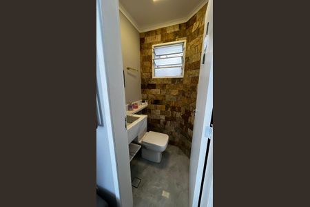 Casa de condomínio para alugar com 56m², 2 quartos e 2 vagas Casa de condomínio para alugar com 56m², 2 quartos e 2 vagasBanheiro