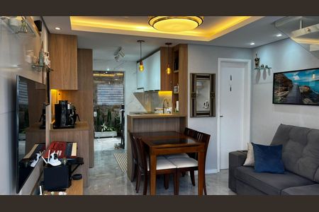 Sala de casa de condomínio para alugar com 2 quartos, 56m² em Chácara Ondas Verdes, Cotia