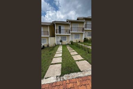 Casa de condomínio para alugar com 56m², 2 quartos e 2 vagas Casa de condomínio para alugar com 56m², 2 quartos e 2 vagasFachada