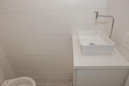 Banheiro de kitnet/studio para alugar com 1 quarto, 25m² em Barra Funda, São Paulo