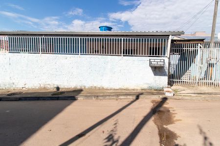 Casa para alugar com 17m², 2 quartos e 2 vagas Casa para alugar com 17m², 2 quartos e 2 vagasFachada