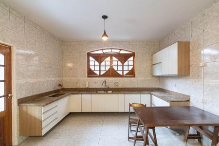 Casa para alugar com 200m², 4 quartos e 1 vagaCozinha e Área de Serviço