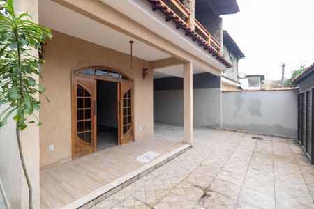 Casa para alugar com 200m², 4 quartos e 1 vagaÁrea externa