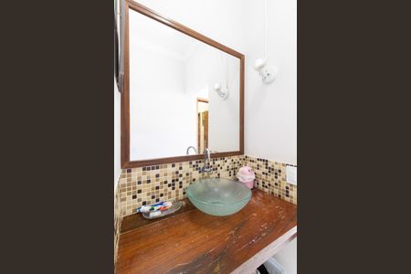 Casa à venda com 140m², 3 quartos e 3 vagas Casa à venda com 140m², 3 quartos e 3 vagasBanheiro