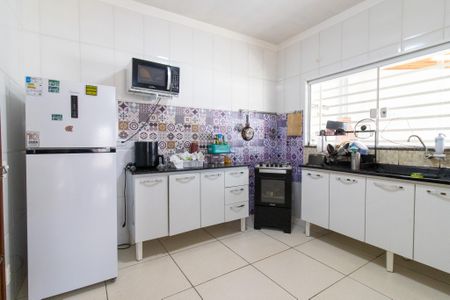 Casa à venda com 140m², 3 quartos e 3 vagas Casa à venda com 140m², 3 quartos e 3 vagasCozinha