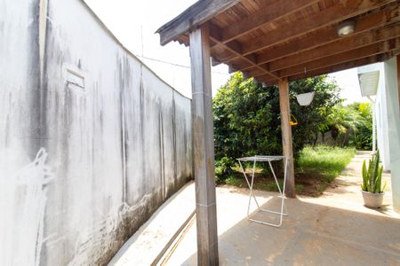 Casa à venda com 140m², 3 quartos e 3 vagas Casa à venda com 140m², 3 quartos e 3 vagasÁrea externa