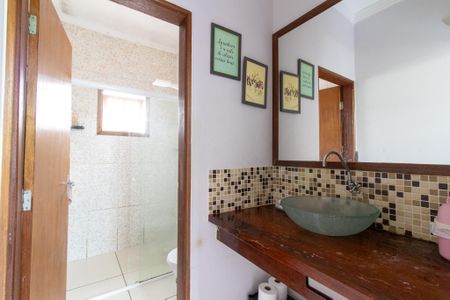 Casa à venda com 140m², 3 quartos e 3 vagas Casa à venda com 140m², 3 quartos e 3 vagasBanheiro