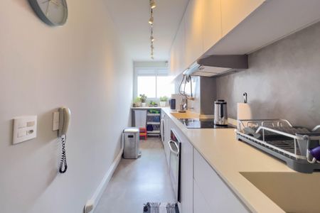 Apartamento à venda com 54m², 2 quartos e 1 vagaCozinha e área de serviço 