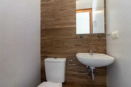 Casa para alugar com 55m², 3 quartos e sem vaga Casa para alugar com 55m², 3 quartos e sem vagaBanheiro da Suíte 1