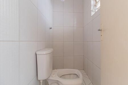 Casa para alugar com 300m², 2 quartos e 1 vaga Casa para alugar com 300m², 2 quartos e 1 vagaBanheiro de Serviço