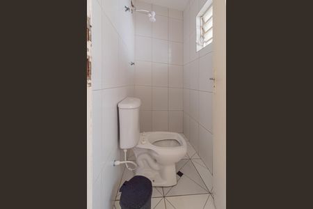 Casa para alugar com 300m², 2 quartos e 1 vaga Casa para alugar com 300m², 2 quartos e 1 vagaBanheiro de Serviço