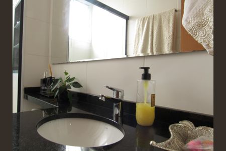 Apartamento à venda com 75m², 3 quartos e 2 vagasBanheiro 2