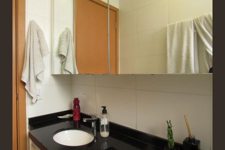 Apartamento à venda com 75m², 3 quartos e 2 vagasBanheiro 2