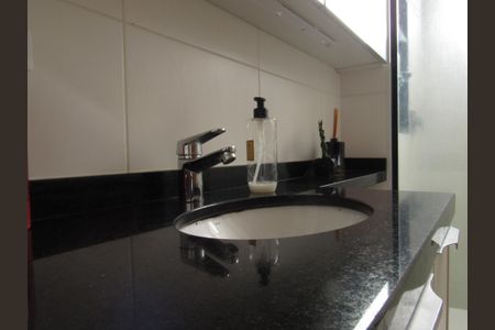 Apartamento à venda com 75m², 3 quartos e 2 vagasBanheiro da Suíte