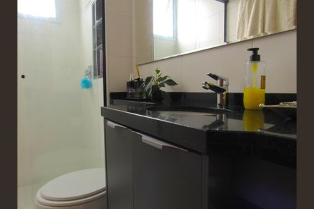 Apartamento à venda com 75m², 3 quartos e 2 vagasBanheiro 2