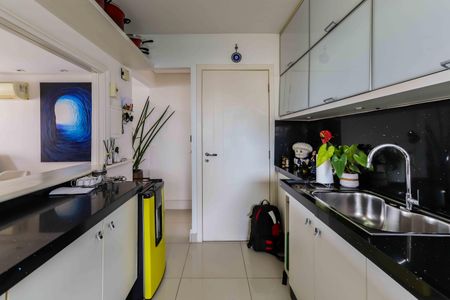 Apartamento à venda com 98m², 2 quartos e 1 vagaCozinha e Área de Serviço