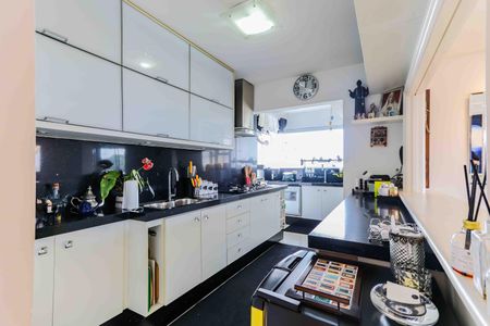 Apartamento à venda com 98m², 2 quartos e 1 vagaCozinha e Área de Serviço