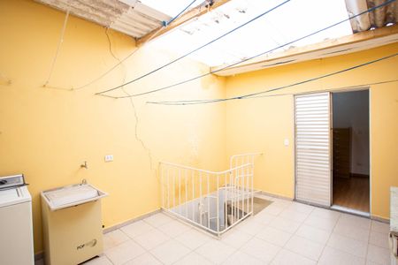 Casa à venda com 101m², 2 quartos e 1 vagaÁrea de Serviço