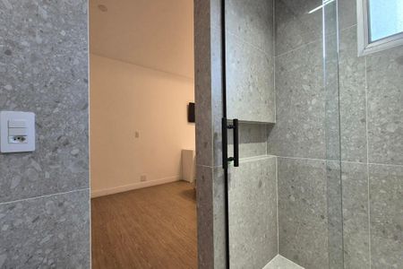 Banheiro de kitnet/studio à venda com 1 quarto, 43m² em Centro, Campinas
