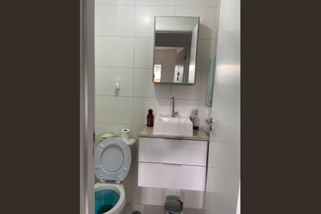 Banheiro de apartamento para alugar com 2 quartos, 32m² em Vila Ema, São Paulo