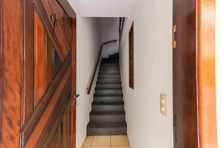 Casa de condomínio à venda com 113m², 2 quartos e 2 vagasEscadas