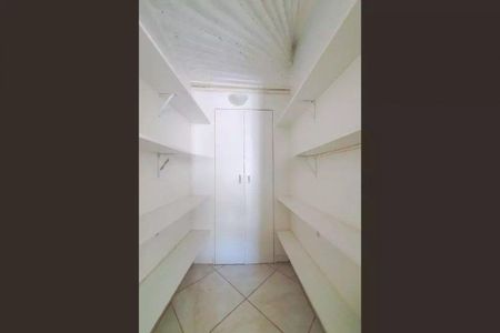 Closet  de apartamento para alugar com 1 quarto, 50m² em Alto Petrópolis, Porto Alegre