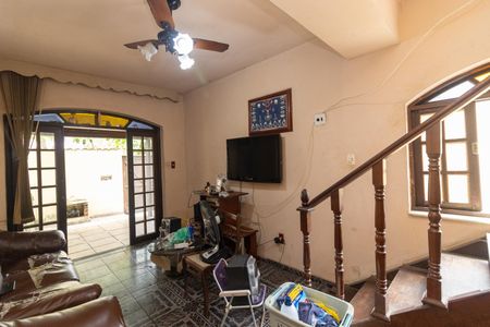 Sala de casa para alugar com 4 quartos, 398m² em Bangu, Rio de Janeiro