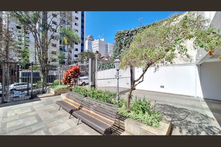 Apartamento para alugar com 141m², 3 quartos e 2 vagas Apartamento para alugar com 141m², 3 quartos e 2 vagasEntrada