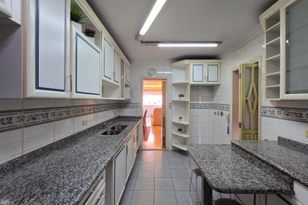 Apartamento para alugar com 119m², 2 quartos e 4 vagasCozinha 