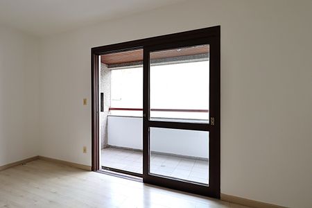 Porta janela da Sala de apartamento para alugar com 2 quartos, 80m² em Boa Vista, Porto Alegre