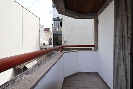 Apartamento para alugar com 80m², 2 quartos e 1 vagaSacada do Quarto 1