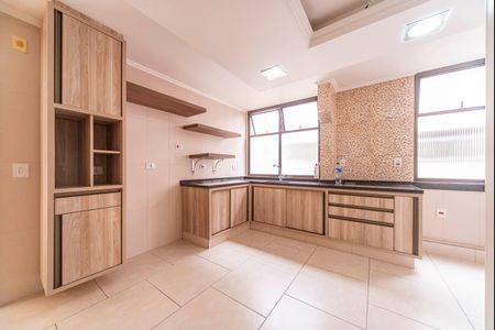 Apartamento à venda com 116m², 3 quartos e 2 vagasCozinha 