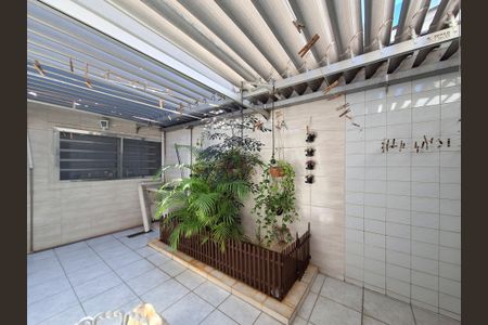 Casa à venda com 120m², 2 quartos e 3 vagasQuintal