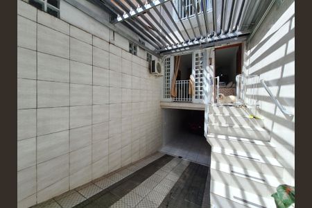 Casa à venda com 120m², 2 quartos e 3 vagasEntrada