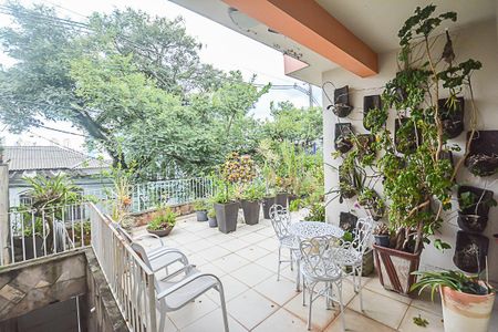 Casa para alugar com 582m², 4 quartos e 3 vagasQuintal