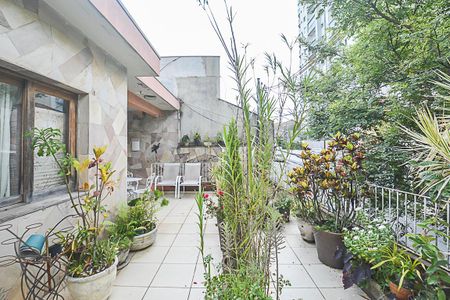 Casa para alugar com 582m², 4 quartos e 3 vagasQuintal