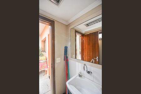 Casa para alugar com 582m², 4 quartos e 3 vagasBanheiro 