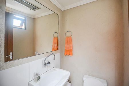 Casa para alugar com 582m², 4 quartos e 3 vagasBanheiro 