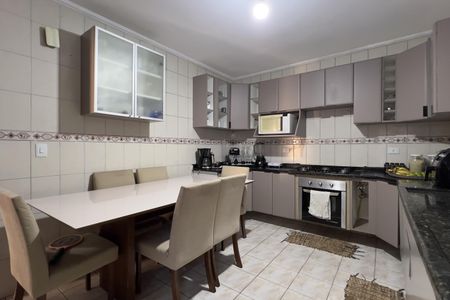 Casa para alugar com 120m², 3 quartos e 4 vagas Casa para alugar com 120m², 3 quartos e 4 vagasCozinha