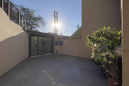 Casa para alugar com 120m², 3 quartos e 4 vagas Casa para alugar com 120m², 3 quartos e 4 vagasGaragem