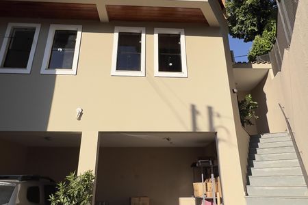 Casa para alugar com 120m², 3 quartos e 4 vagas Casa para alugar com 120m², 3 quartos e 4 vagasÁrea externa