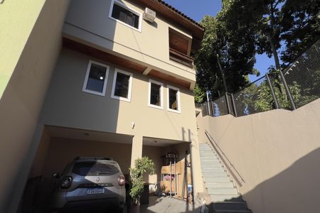Casa para alugar com 120m², 3 quartos e 4 vagas Casa para alugar com 120m², 3 quartos e 4 vagasÁrea externa