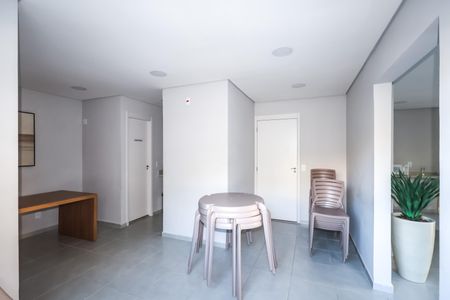 Apartamento para alugar com 35m², 2 quartos e sem vaga Apartamento para alugar com 35m², 2 quartos e sem vagaSalão de Festas