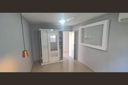 Casa de condomínio para alugar com 240m², 3 quartos e 2 vagasQuarto