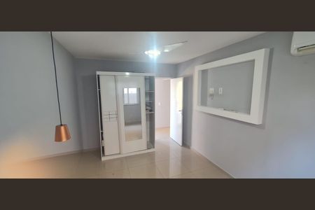 Quarto de casa de condomínio para alugar com 3 quartos, 240m² em Itaipuaçu, Maricá