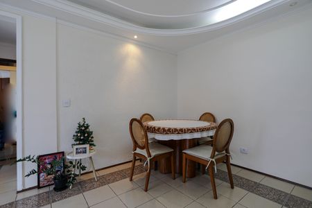 Apartamento para alugar com 80m², 2 quartos e 1 vagaSala