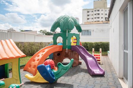 Apartamento à venda com 72m², 2 quartos e 2 vagasÁrea comum - Playground