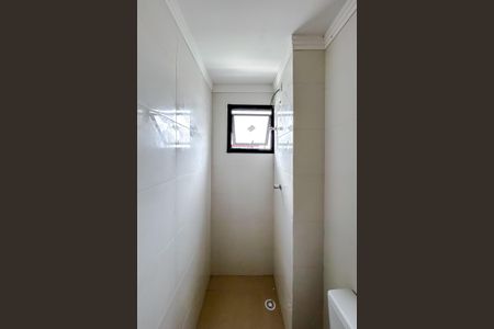 Banheiro de apartamento para alugar com 1 quarto, 28m² em Vila Aricanduva, São Paulo