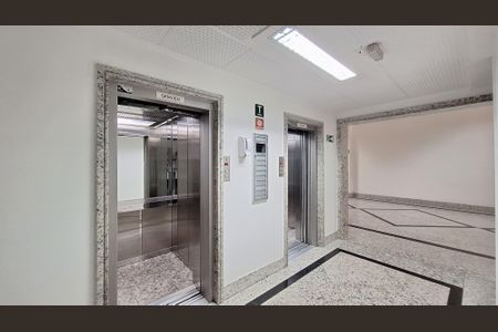 Apartamento à venda com 70m², 2 quartos e sem vagaÁrea comum