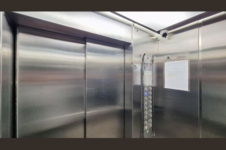 Apartamento à venda com 70m², 2 quartos e sem vagaElevador